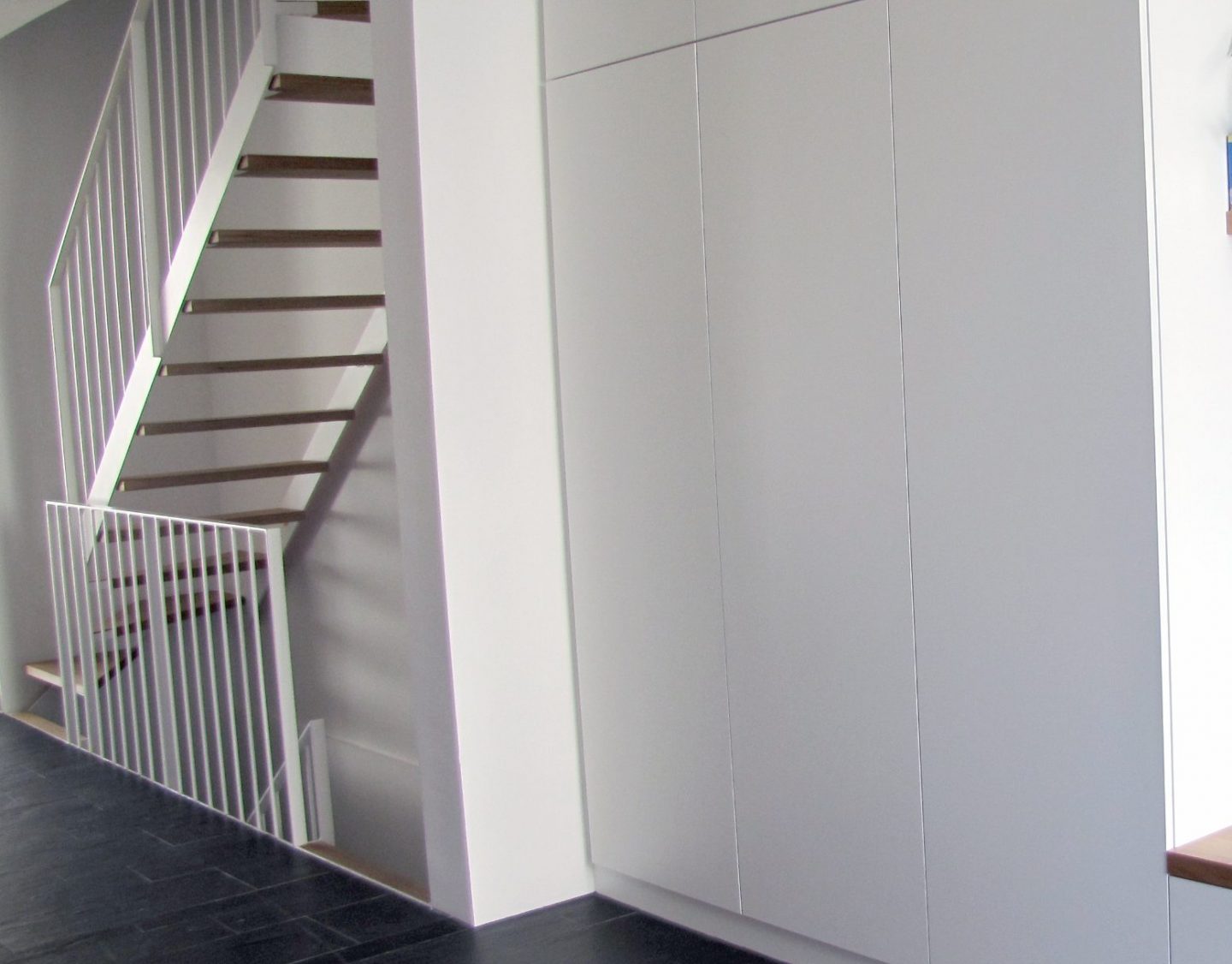 Flur mit Treppe Bild von Flur mit Treppe